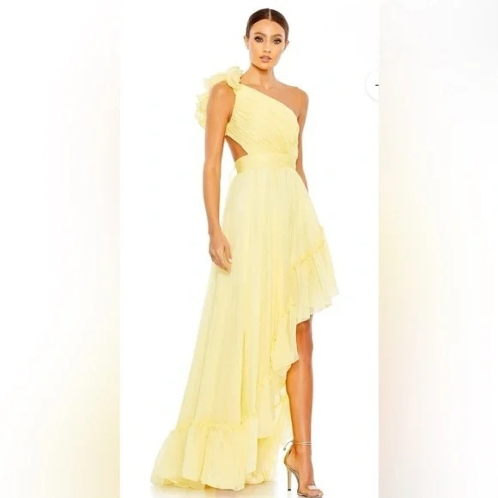 NWT Mac Duggal Ruffled One Shoulder Assymetrical Gown